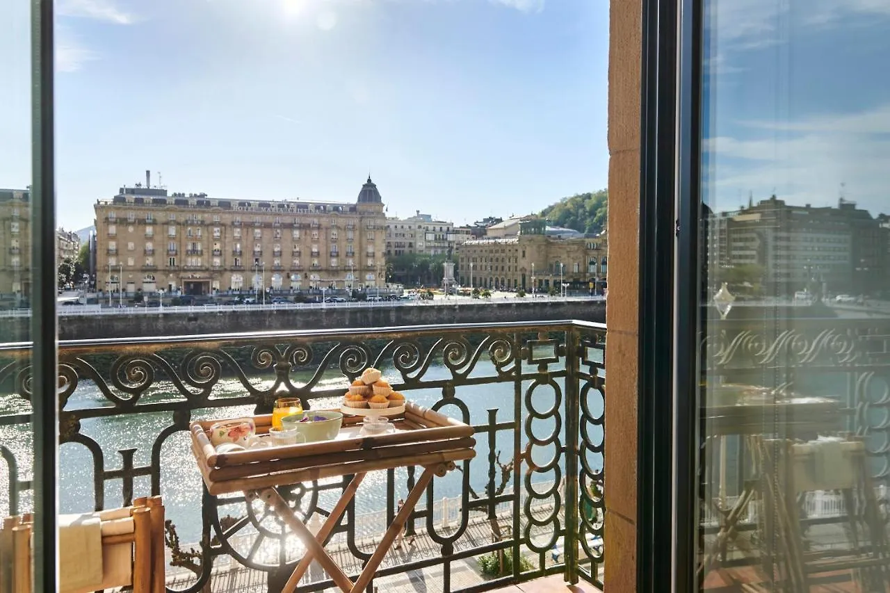 Deluxe Apt-Views To Historic Maria Cristina Hotel San Sebastián